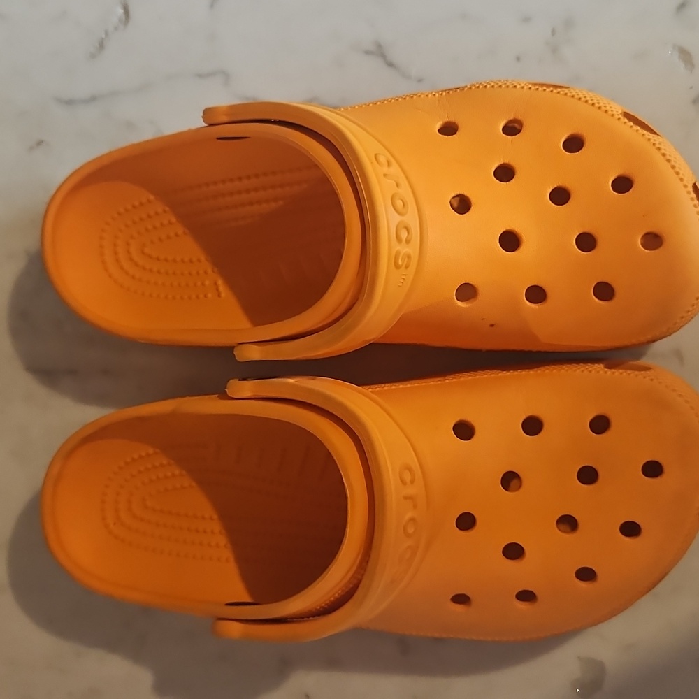 CROCS  Orange - Picture 2 of 3